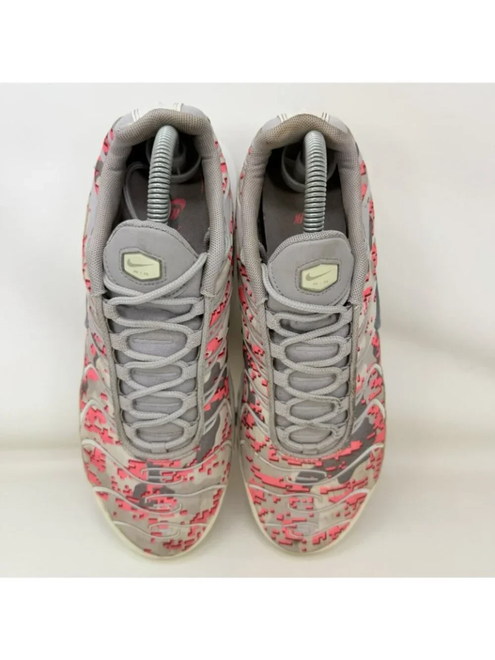 Nike Air Max Plus TN Running Shoes Gray Pink Women’s Size 9